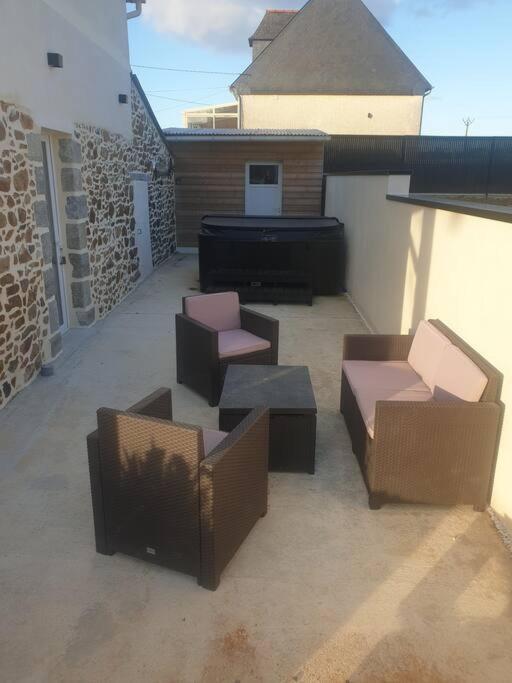 Hillion Gite Atypique Avec Jacuzzi מראה חיצוני תמונה